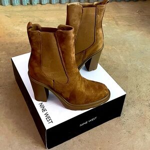 Nine West  brown suede boots size 9. €BRAND NEW!!!  never worn. Cute af.